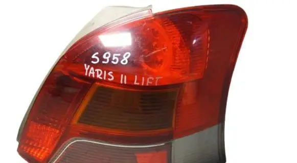 Toyota Yaris Rear/tail lights