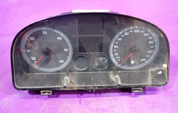 Volkswagen Caddy Speedometer (instrument cluster) 