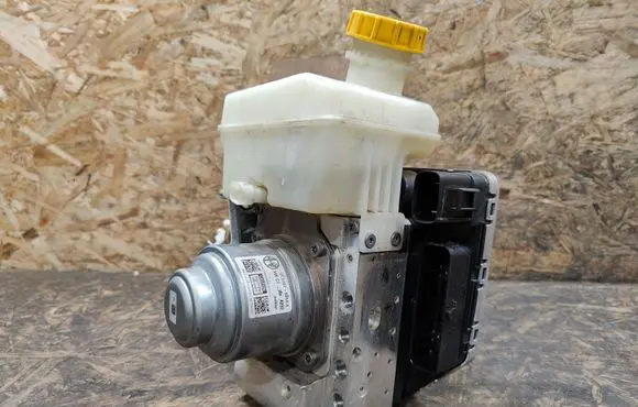 Alfa Romeo Stelvio ABS Pump 5055643400 61822500308 005055643400