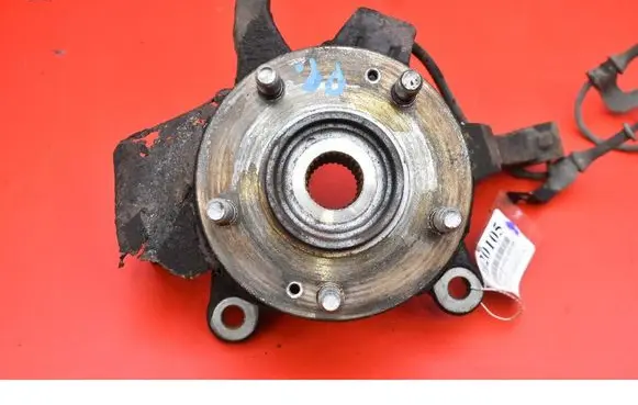 Hyundai i30 Front wheel hub spindle knuckle