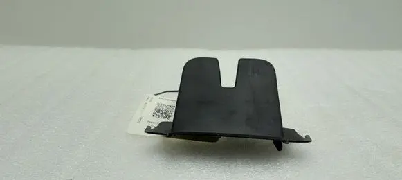 Skoda Fabia Mk3 (NJ) Tailgate/boot lid lock trim 6V6827520