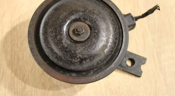 Hyundai Santa Fe Horn signal 966102B300