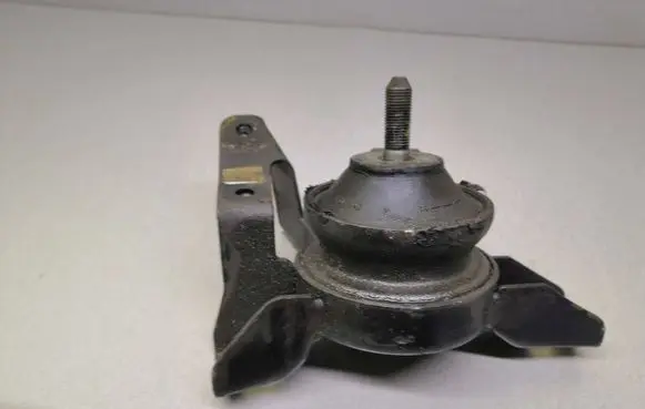 Hyundai Santa Fe Engine mount bracket 2131226500