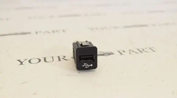 BMW 5 E60 E61 USB socket connector 9237656