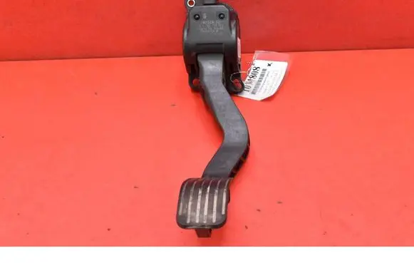 Peugeot 207 CC Accelerator throttle pedal 9671433680