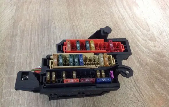 Audi A4 S4 B8 8K Fuse module 4H0941824