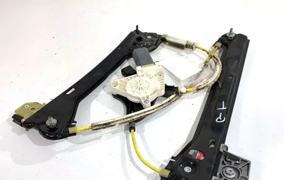 Mercedes-Benz CLA C117 X117 W117 Rear door window regulator with motor 