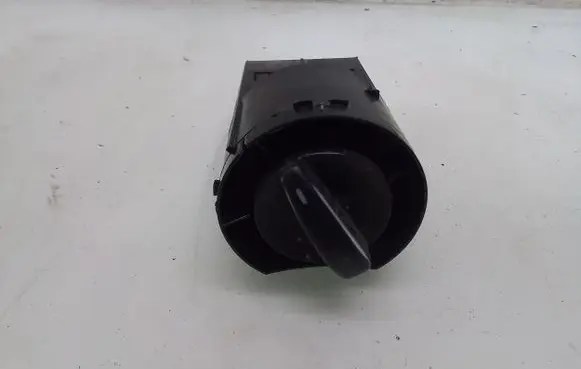 Skoda Fabia Mk1 (6Y) Light switch