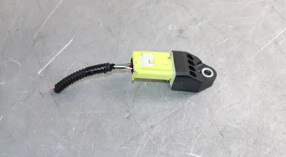 Toyota Auris E180 Airbag deployment crash/impact sensor 8983102140
