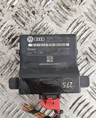 Volkswagen Touran I Gateway control module 1K0907530E 0325 1K0907951