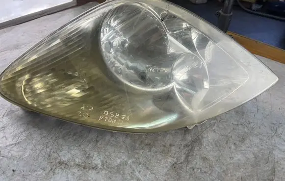 Toyota Corolla Verso E121 Headlight/headlamp