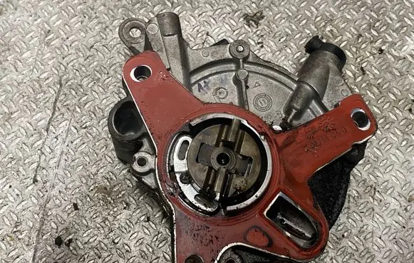 Peugeot 508 Vacuum pump 308210040