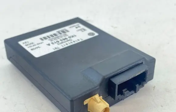 Volkswagen PASSAT B6 Auxiliary heating control unit/module 1K0963513A L01810308