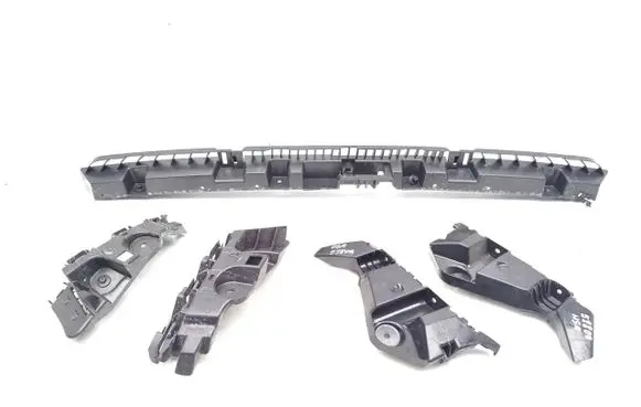 Rear bumper mounting bracket