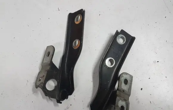 Audi A3 S3 8P Engine bonnet/hood hinges 