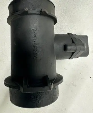 Mercedes-Benz Vito Viano W638 Mass air flow meter 0280217114 0000940948