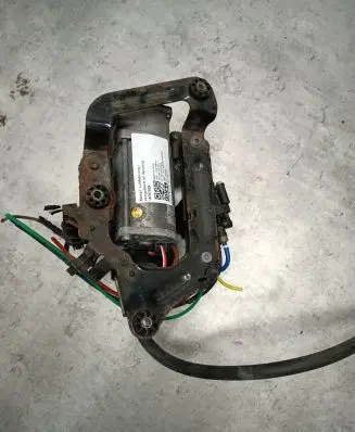 BMW 7 G11 G12 Air suspension compressor/pump 6884682