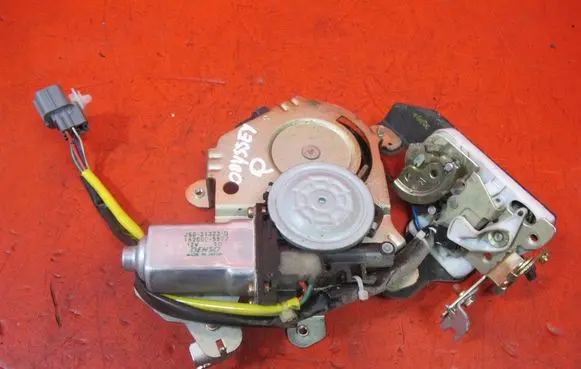 Honda Odyssey Sliding door lock J5031323D