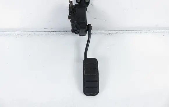 Renault Master II Accelerator throttle pedal 6PV00811904 7700314525
