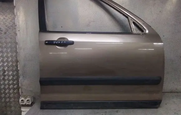 Honda CR-V Front door