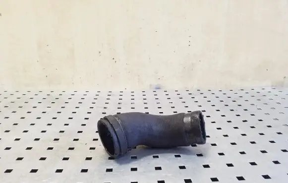 Ford Kuga II Intercooler hose/pipe AV616K863AE
