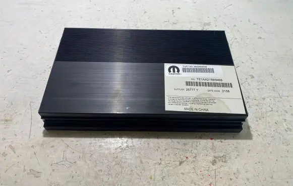 Dodge Durango Sound amplifier 68425658AB