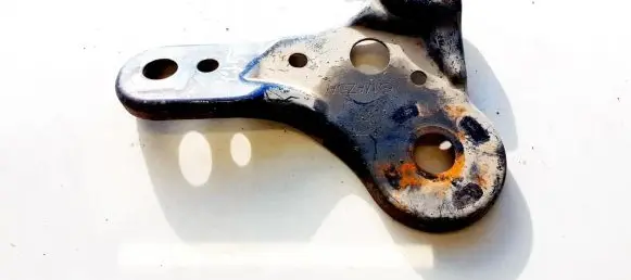 Mazda 6 Engine mounting bracket