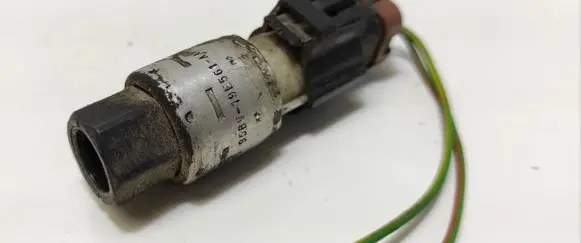 Ford Focus Air conditioning (A/C) pressure sensor 95BW19E561AA