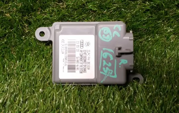 Volkswagen PASSAT CC Seat control module 3C8959339 28116184