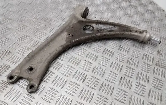 Volkswagen PASSAT B6 Front lower control arm/wishbone 3C0153D