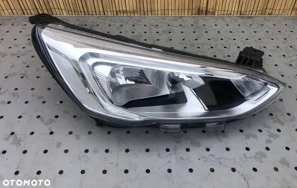 Ford Focus Headlight/headlamp JX7B13W029AE