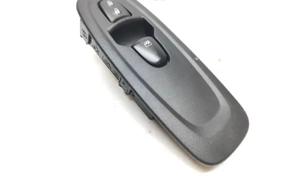 Renault Kadjar Electric window control switch 154063N