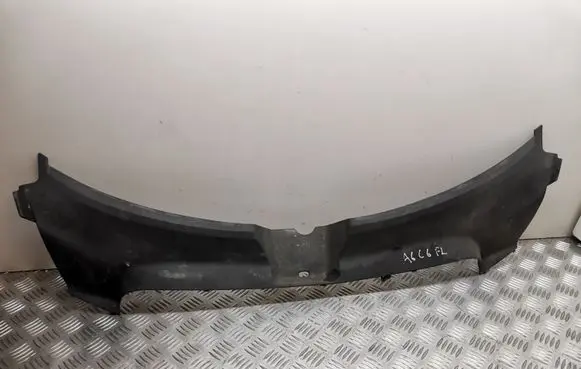 Radiator trim