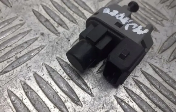 Ford Mondeo Mk III Brake pedal sensor switch