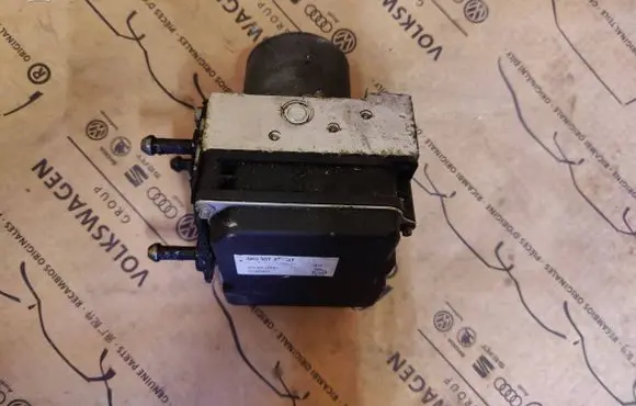 Audi A4 S4 B8 8K ABS Pump 8K0907379BT