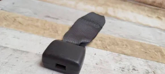Toyota Corolla Verso E121 Middle seatbelt buckle (rear) E40431072