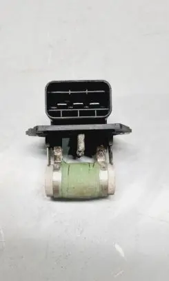 Hyundai Tucson TL Coolant fan relay 253852T600