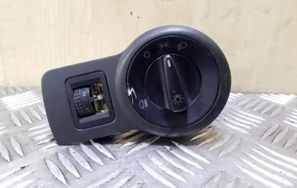Skoda Octavia Mk1 (1U) Light switch 3B0941531B
