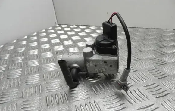 Toyota Prius (XW20) Brake booster 4727047010 VD13285