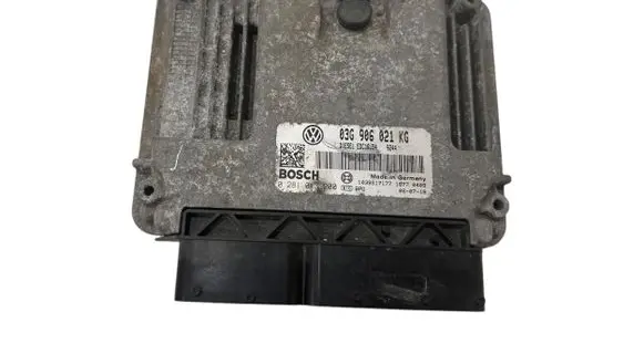 Volkswagen Golf V Engine control unit/module 03G906021KG 1039S17177 0281013200