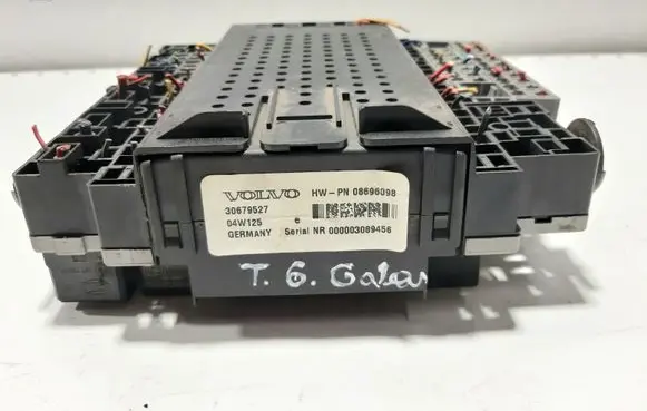 Volvo S60 Fuse module 30679527 04W125 08696098