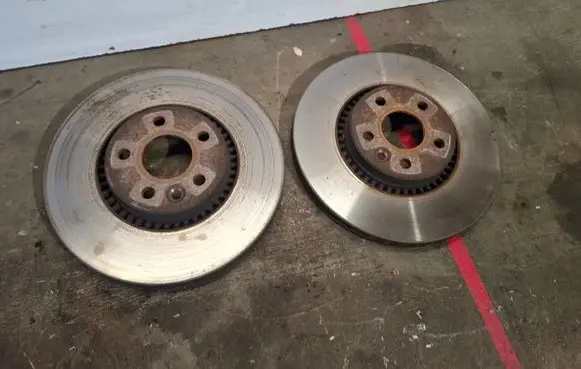 Volvo V70 Front brake disc