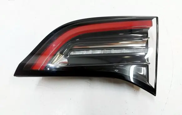 Tesla Model Y Rear/tail lights