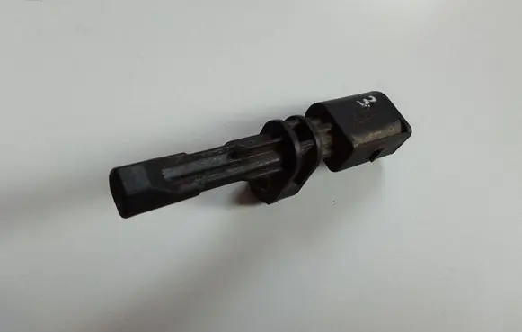 Volkswagen Caddy ABS brake wheel speed sensor 10071162303