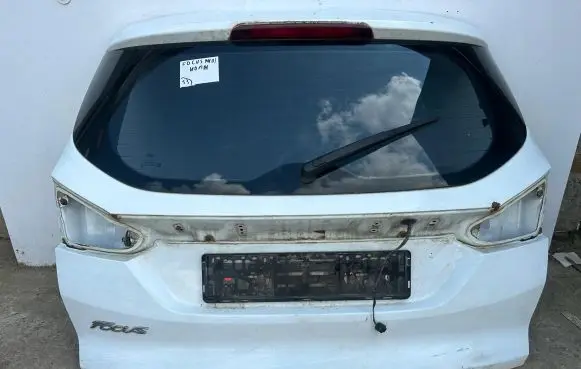 Ford Focus Tailgate/trunk/boot lid