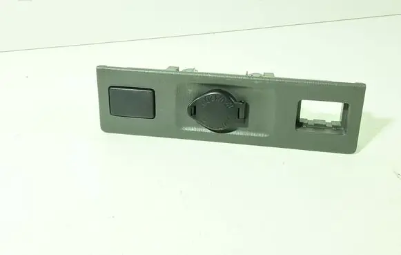 Toyota Prius+ (ZVW40) 12 V Socket (front) 5544947040 5553928160