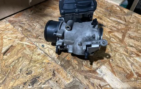 Land Rover Range Rover Velar EGR valve G4D35H273AC