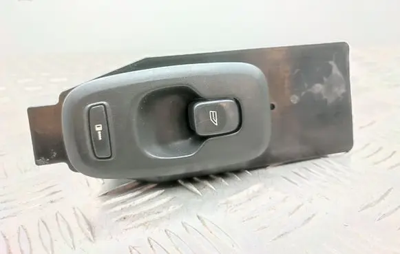 Volvo XC70 Electric window control switch 30739981