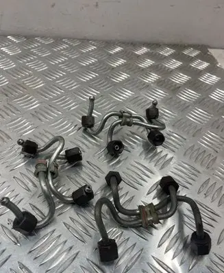 BMW 3 E90 E91 Fuel injector supply line/pipe 