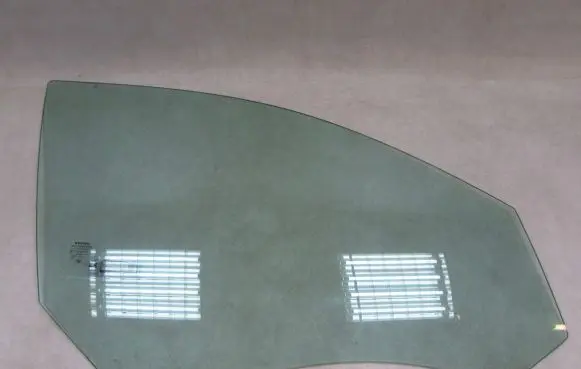 Volvo V70 Front door window glass four-door 43R001106 E000186 DOT57M53AS2